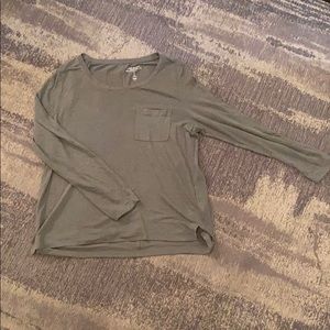 Gap long sleeve pocket shirt